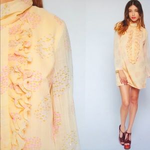 Vintage 60’s mini floral dress with sheer sleeves